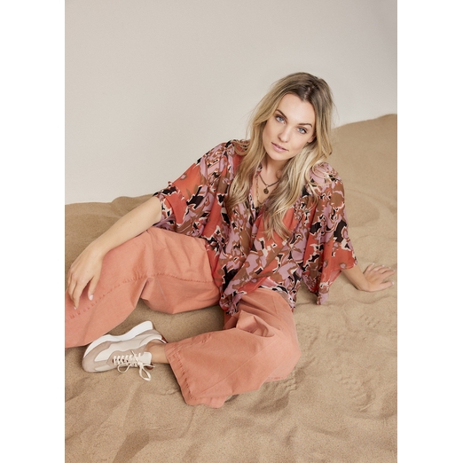 Overview second image: Top wide sleeves camo flower