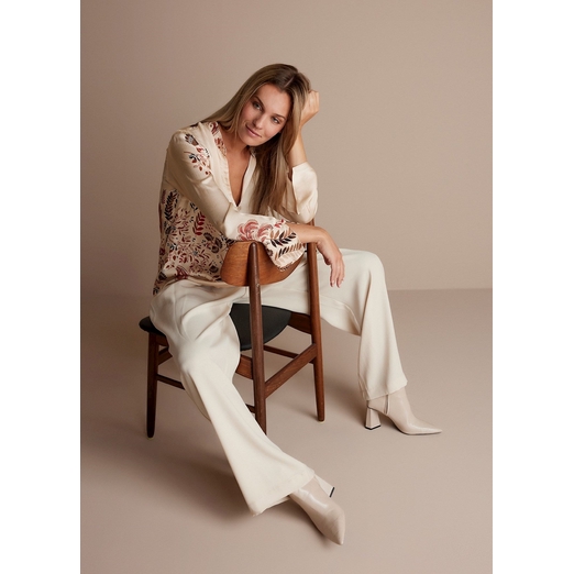 Overview second image:  Blouse fine leaves 