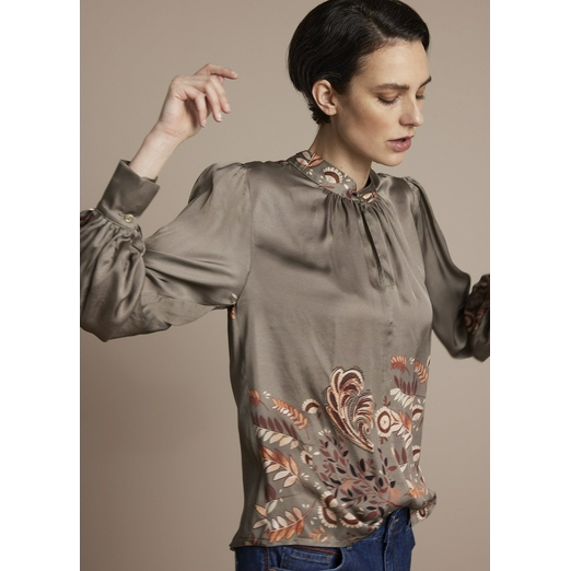 Overview image: Top puffy sleeves 